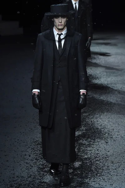 Look 32